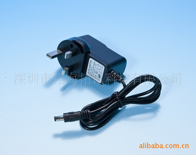 12V1A英式电源适配器 家用电器稳定供电的安心之选